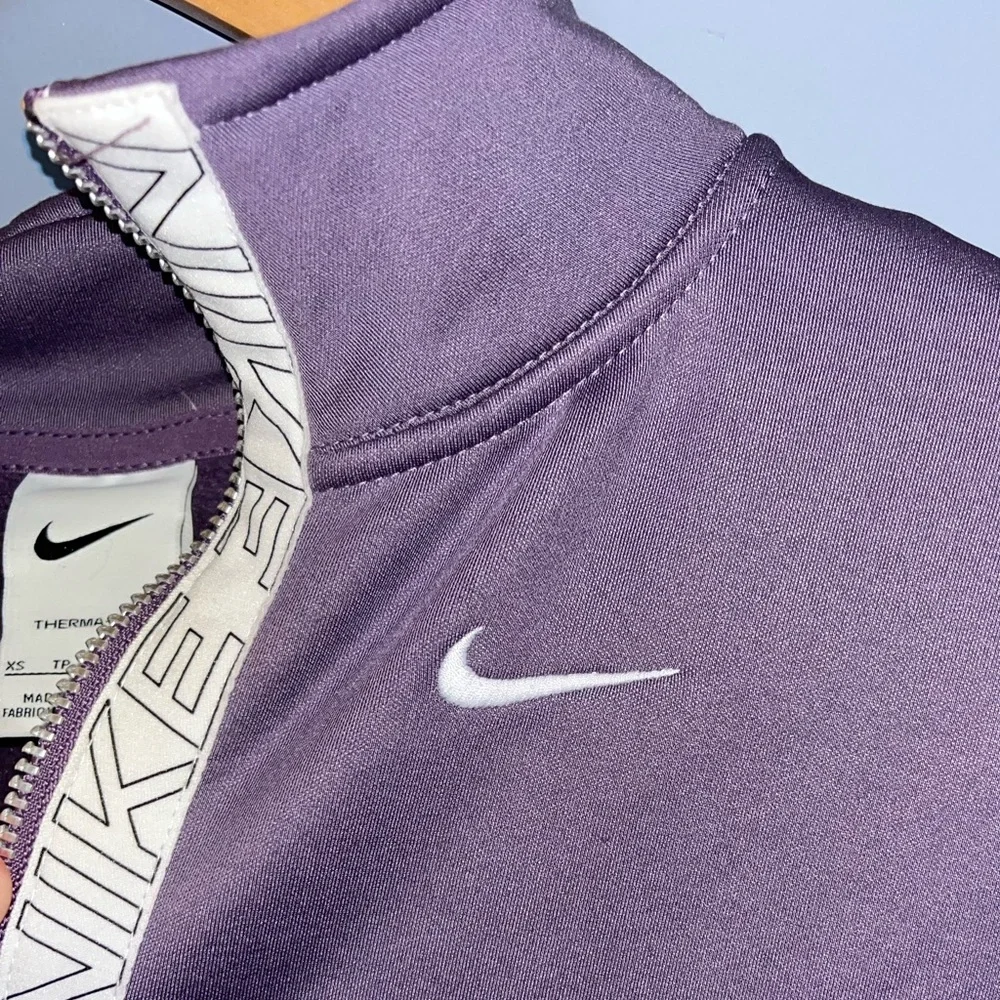 Nike‎ Therma-FIT Womens Half Zip Pullover Sweatshirt Purple XS Mock Neck Logo
